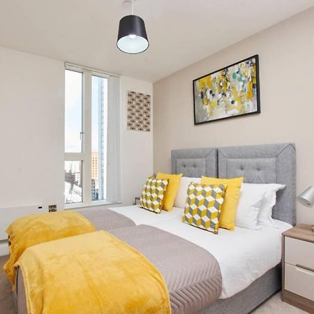 Lovely Apartment - Private Parking - Stadium Views Манчестер Экстерьер фото