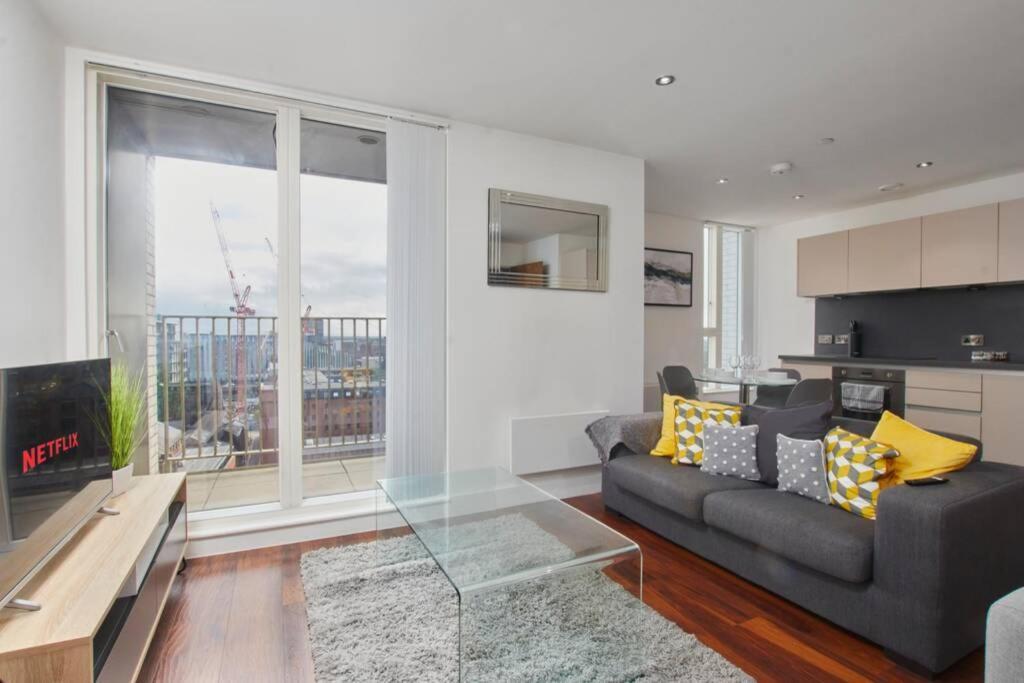 Lovely Apartment - Private Parking - Stadium Views Манчестер Экстерьер фото